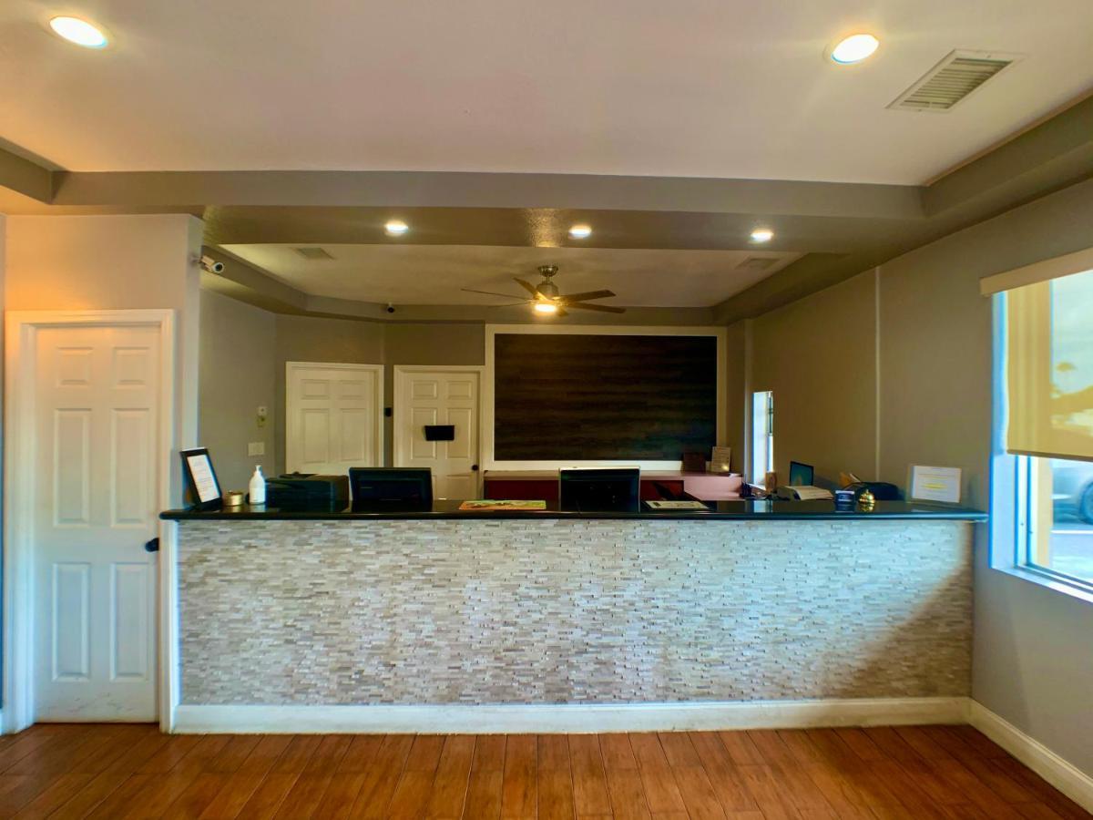 La Vista Inn Port Richey Extérieur photo